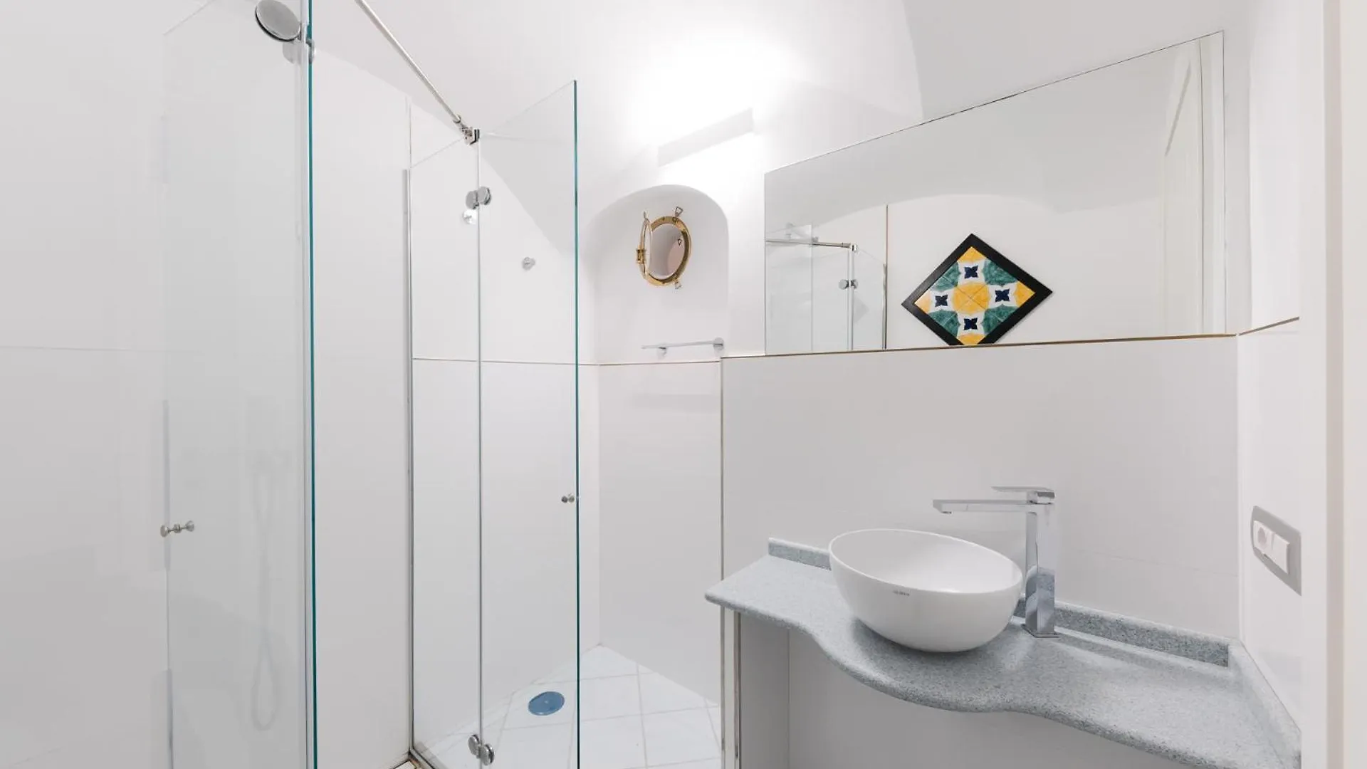 Amalfi Art Apartment 0*,